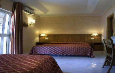 Salaria Hotel